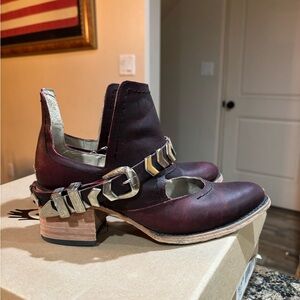 FREEBIRD BY STEVEN 'Blade' Red Leather Harness Booties w/2.5" Heels Sz. 7
